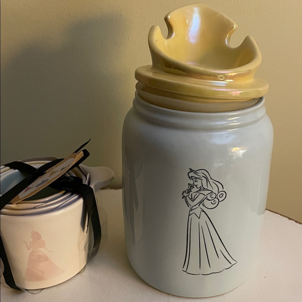 Rae Dunn Disney Princess Measuring Cups Set and a Princess canister - Picture 4 of 6